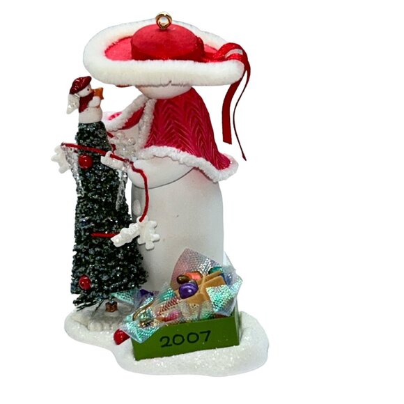 Hallmark Keepsake Ornament 2007 Decorating Snow Lady Snowman KOC Christmas - Picture 5 of 7